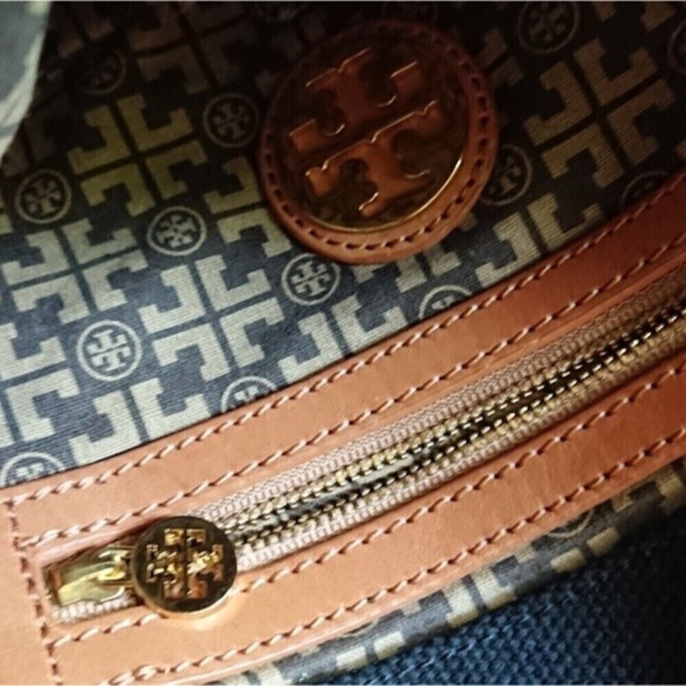 Tory Burch dark blue Canvas with leather Trim Clutch - Picture 5 of 12